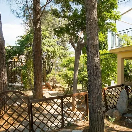 Villa Elena Vila *
