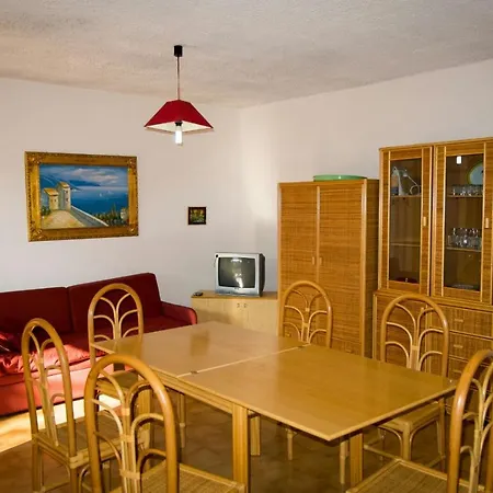 Villa Elena Vila *